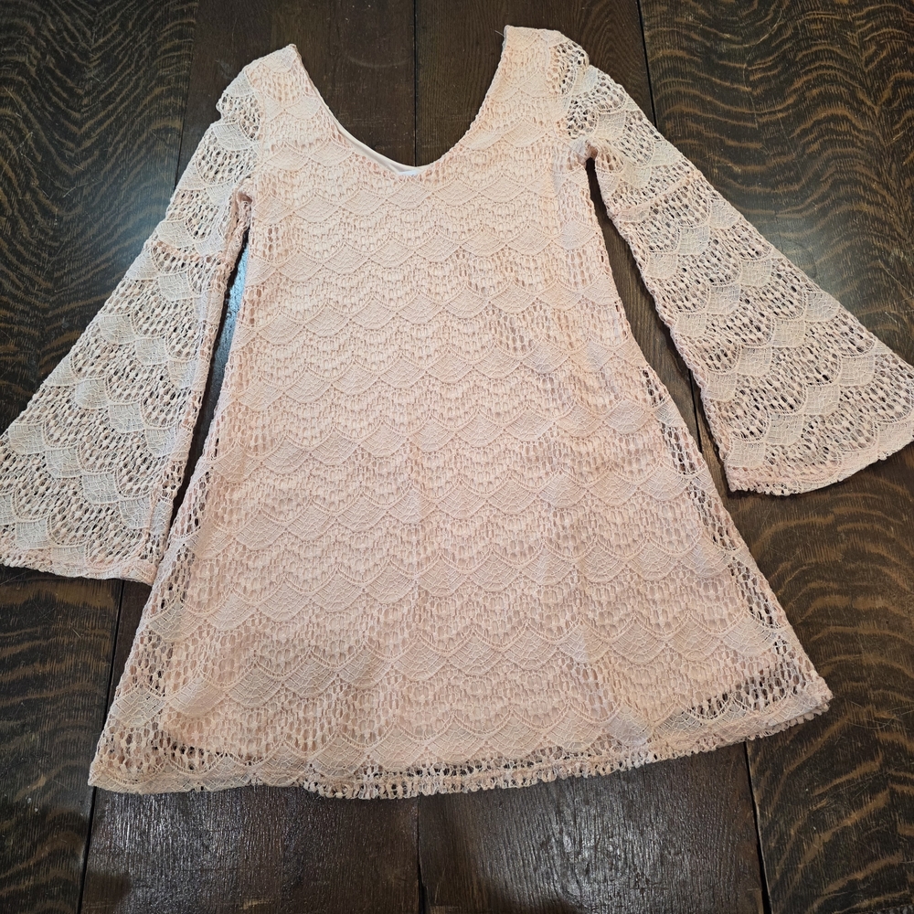 Socialite Crochet lace boho long sleeve bell sleeve peach pink mini dress Sz XS